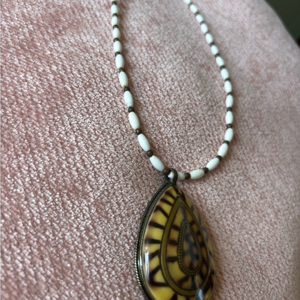 Teardrop pendant beaded necklace - Picture 3 of 5